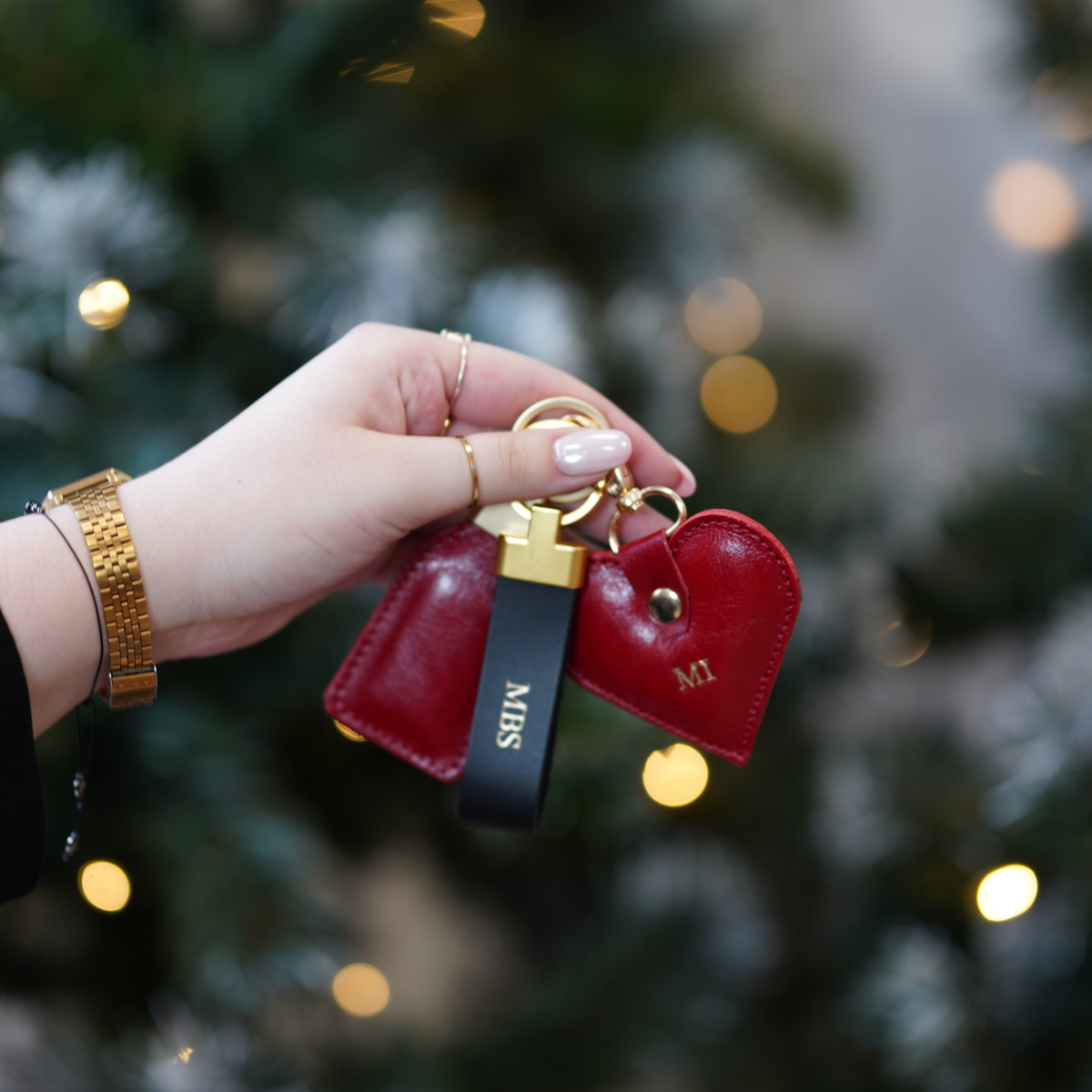 skórzane breloki z inicjałami