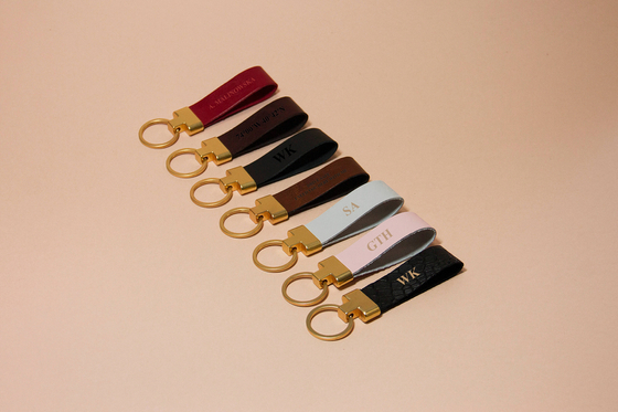 Personalised leather key ring Solier SA29 maroon