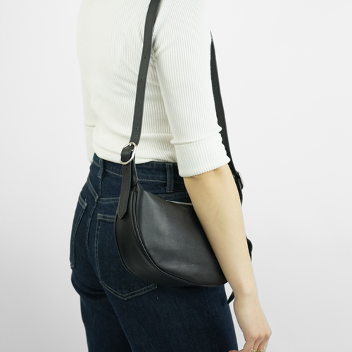 Mała skórzana torebka baguette Solier FL47 CORIN czarna