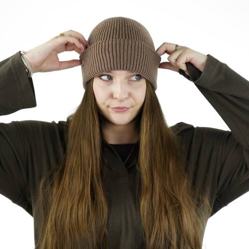 Wełniana czapka 100% wełny MERIN - ciemny brąz