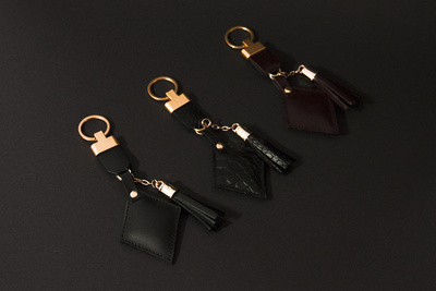 Personalised leather key ring Solier SA31 black