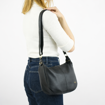 Genuine leather woman's laptop bag FL25 black with snake pattern