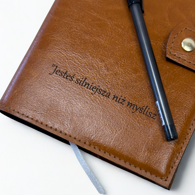 Personalizowana skórzana okładka na notes kalendarz Solier SA41 vintage brown