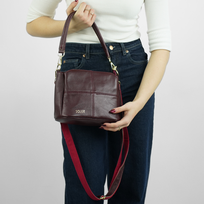 Skórzana torebka damska crossbody Solier FL50 CASSIA bordowa