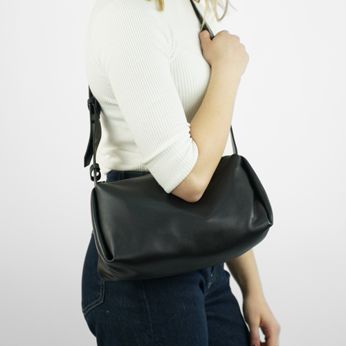 Genuine leather woman's laptop bag FL25 black with snake pattern