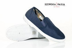 Plimsolls trainers