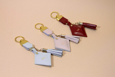 Personalised leather key ring Solier SA31 red