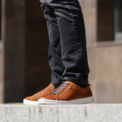 Men's stylish leather Chukka shoes / boots dark brown M467DBS
