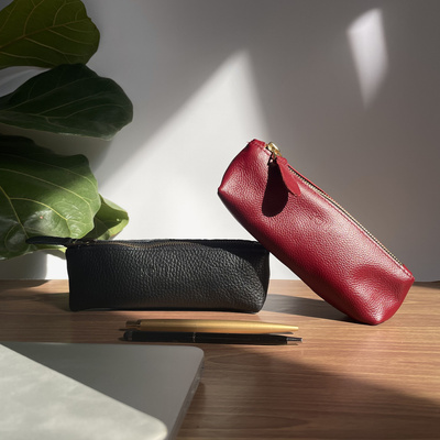 Leather pencil case Solier SA51 red