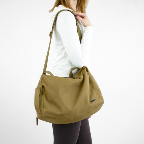 Genuine leather woman's laptop bag FL25 black with snake pattern