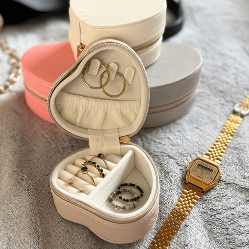 Personalizowana szkatułka na biżuterię w kształcie serca - jasny beż