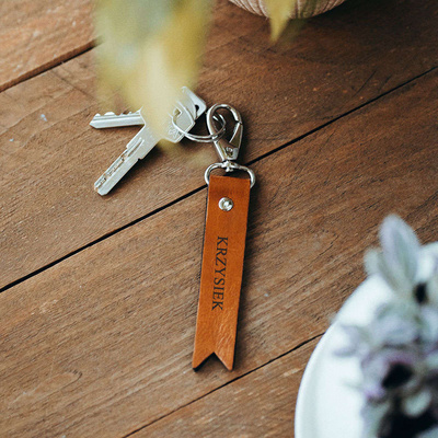 Personalised leather key ring Solier SA28 camel