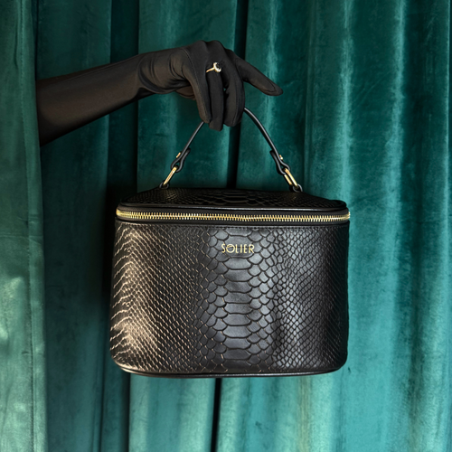 Skórzana kosmetyczka damska FK01 Solier czarny wąż