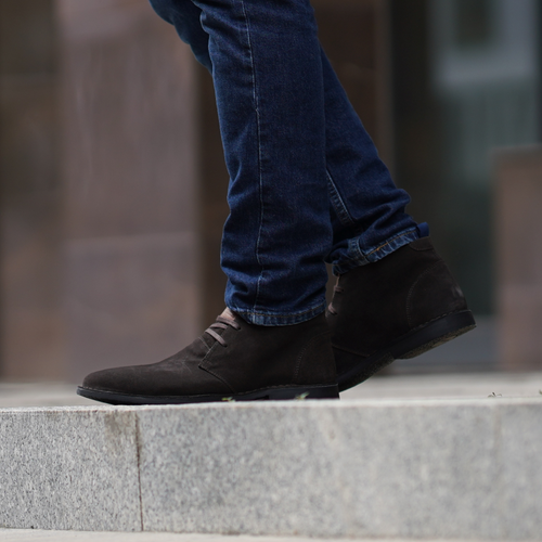 Męskie skórzane zamszowe buty Chukka - ciemny brąz