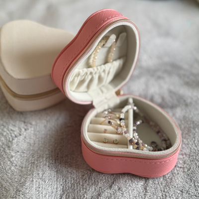 Personalizowana szkatułka na biżuterię w kształcie serca - róż